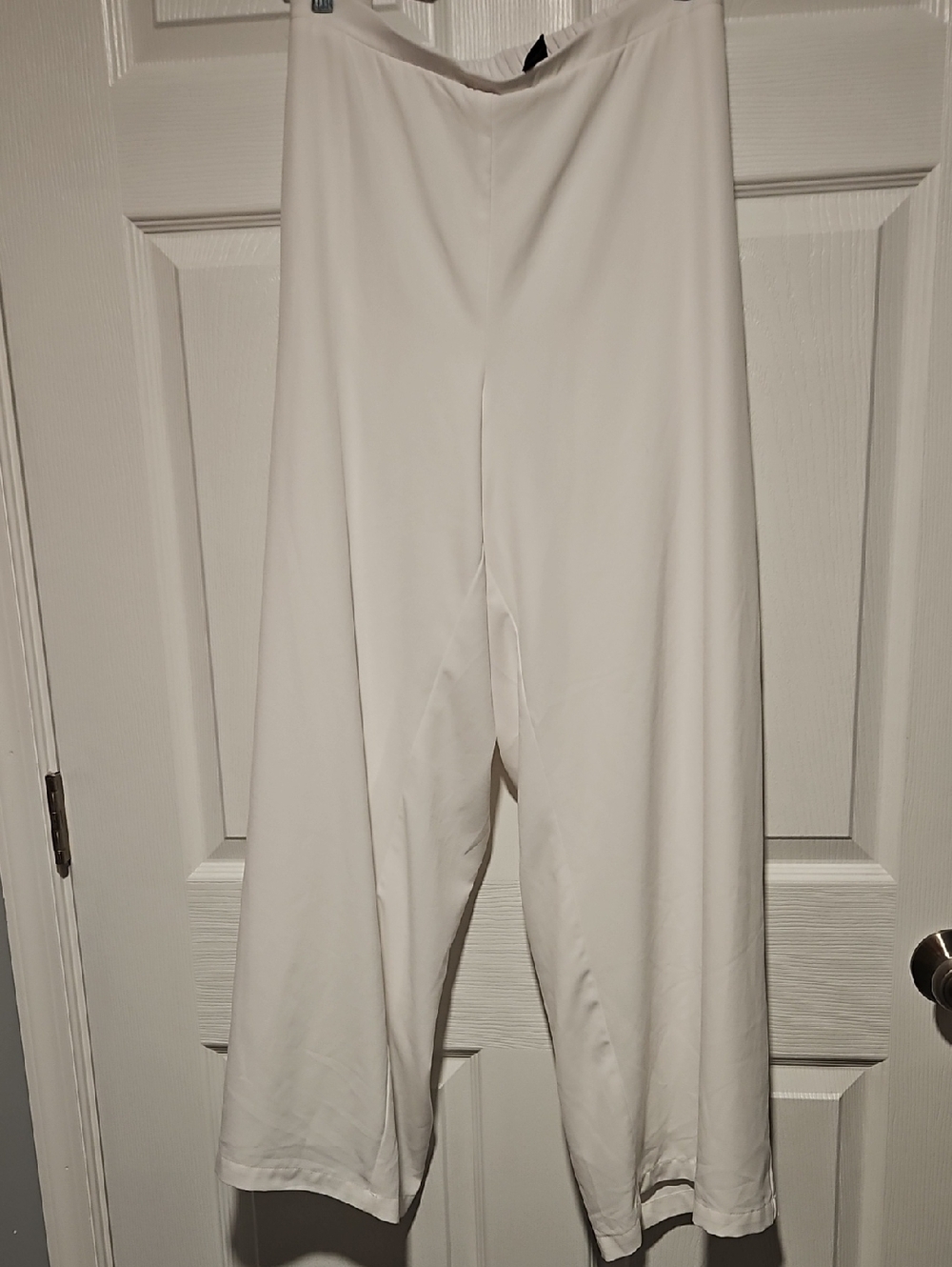 Catherines Black Label Crepe  White Wide-Leg Pull-On Pants
